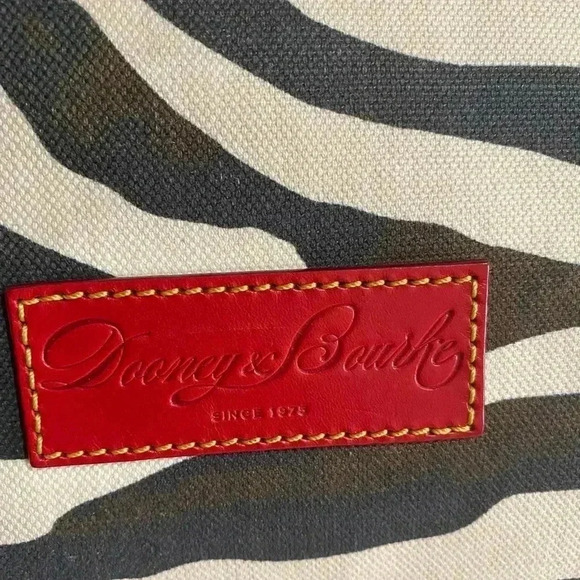 Dooney Bourke canvas tote handbag - Picture 4 of 14